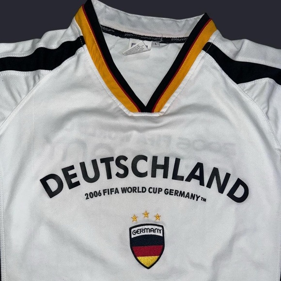 Vintage Germany 2006 FIFA World Cup jersey in white and yellow/black size large - Picture 2 of 5